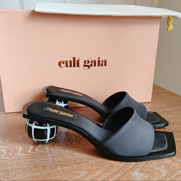 Tao Grid Sandal -Cult Gaia size 36.5 (6.5 US) - Picture 9 of 10